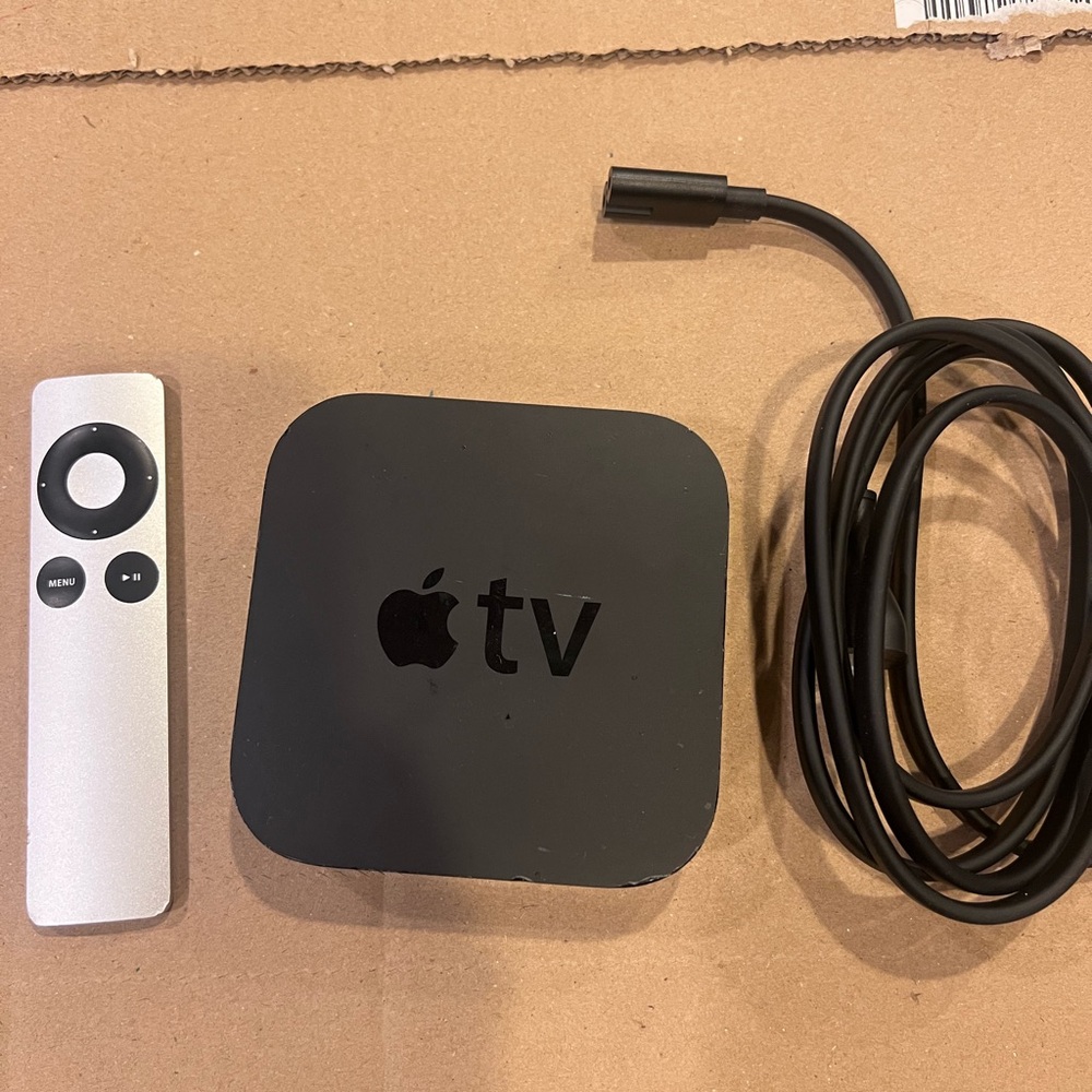 Apple TV Streaming Device with Remote and Cable. First gen - OBO